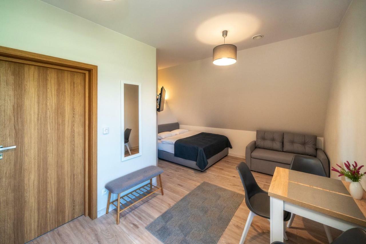 Przy Termach Domki Pokoje Apartamenty Шафляри Екстериор снимка