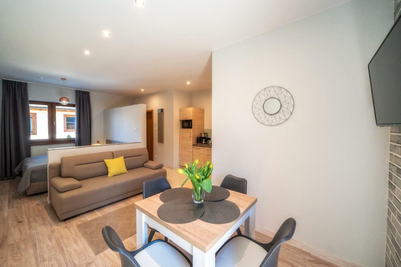 Przy Termach Domki Pokoje Apartamenty Шафляри Екстериор снимка