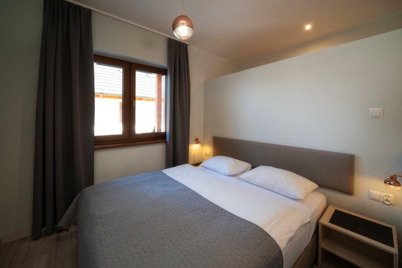Przy Termach Domki Pokoje Apartamenty Шафляри Екстериор снимка