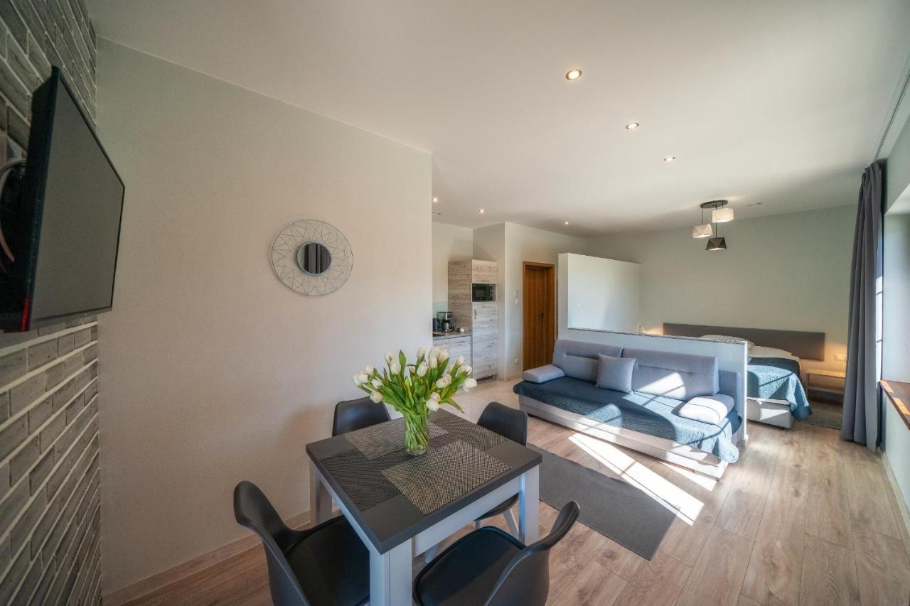 Przy Termach Domki Pokoje Apartamenty Шафляри Екстериор снимка